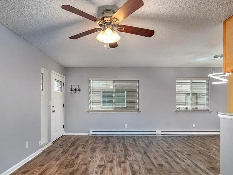 1440 NE Paropa Ct — Photo 14