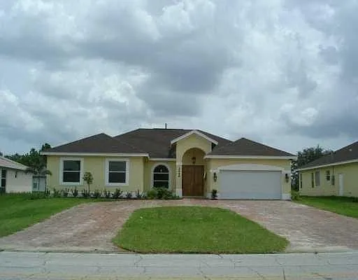 2449 SW Savage Blvd — Photo 1