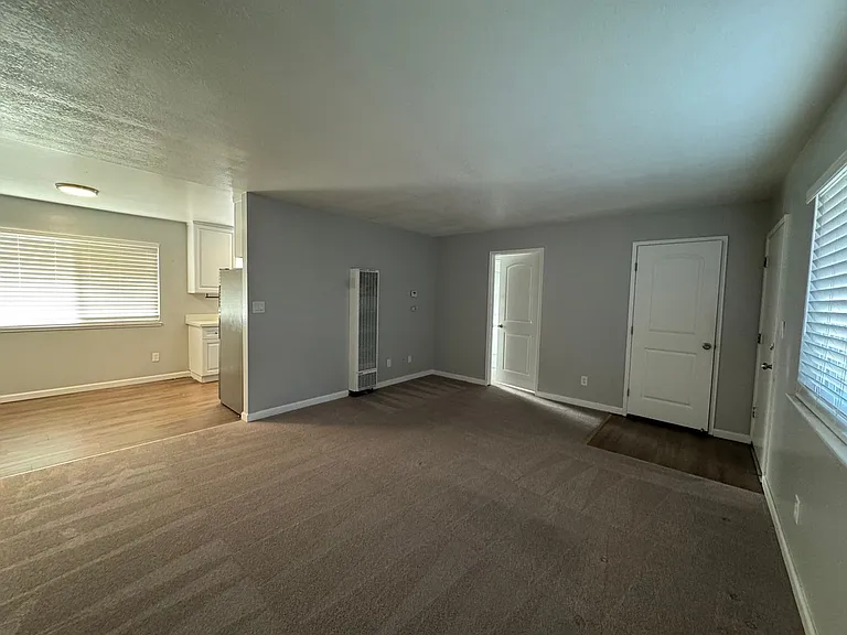 665 Kirkland Dr — Photo 2