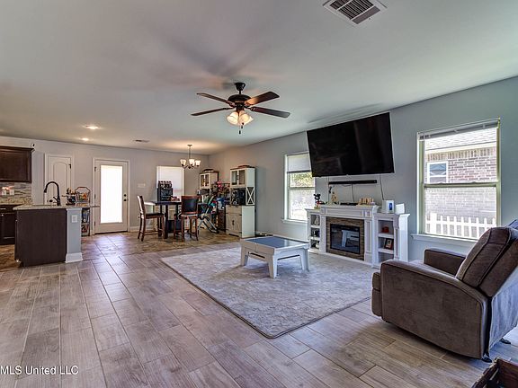 4th image of 11491 Caroline Ct