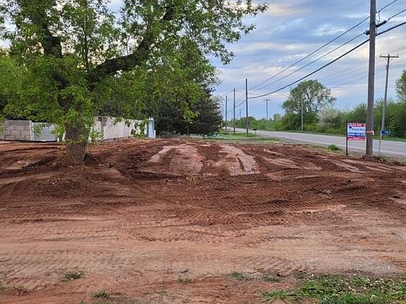 4th image of 767 Brock Rd