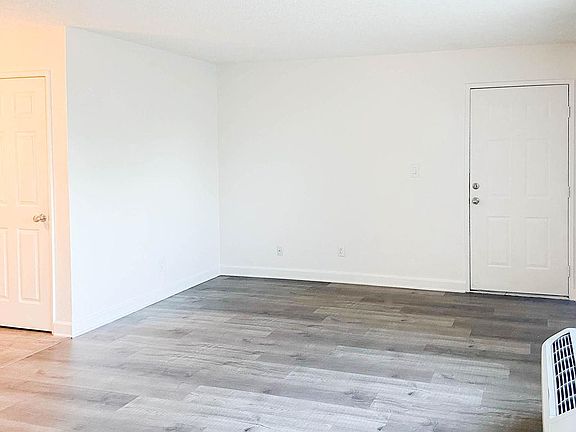 5th image of 5311 College Oak Dr #38