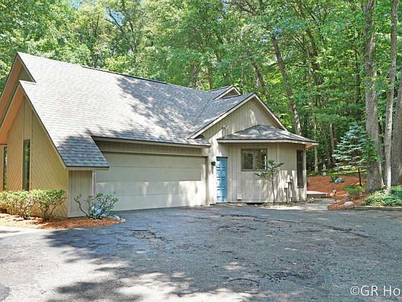 3rd image of 3488 Tricklewood Dr SE