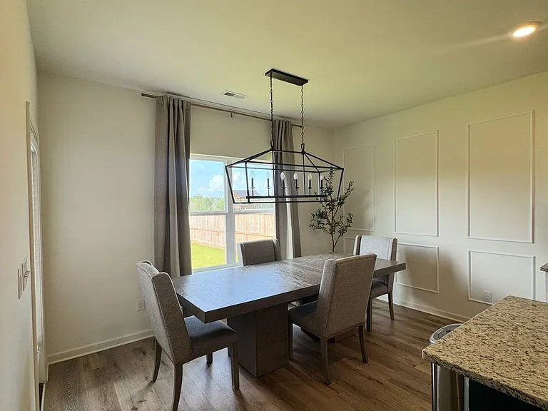Chelsea Park Cir — Photo 13