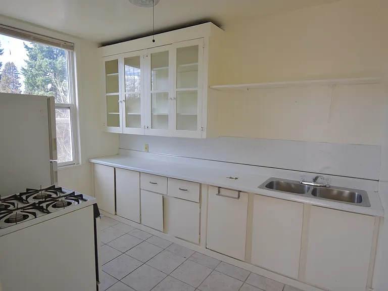 100 N 39th St #6 — Photo 5