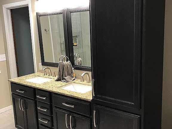 Master bathroom 