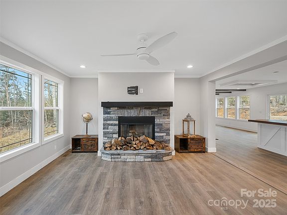 4th image of 92 Jarrett Dr
