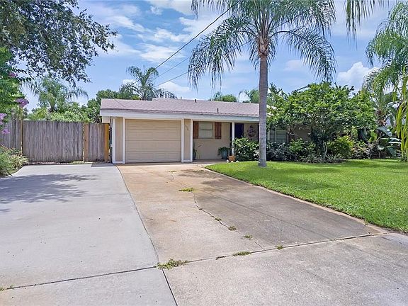 3rd image of 575 Patricia Dr