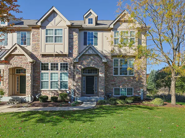 299 Bennett Dr, Carol Stream, IL 60188