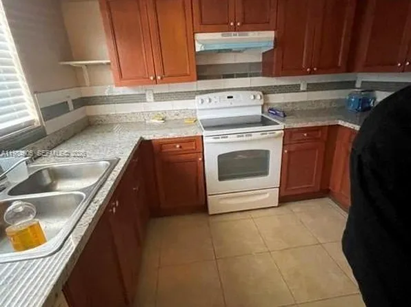 2726 NW 131st St Unit 2726, Opa Locka, FL 33054