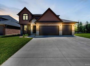 15174 Marco Ct, Sterling Heights, MI 48313