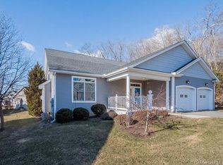 7 Amelia Ln, Tolland, CT 06084