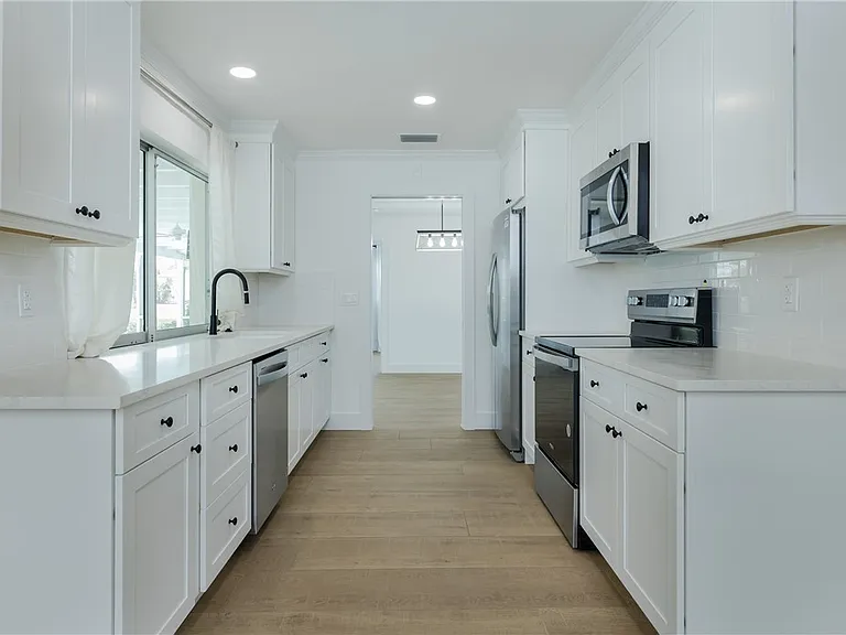 5609 De Soto Ct — Photo 22