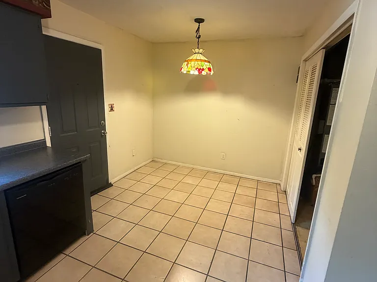 105 Sheila Ct #4 — Photo 2