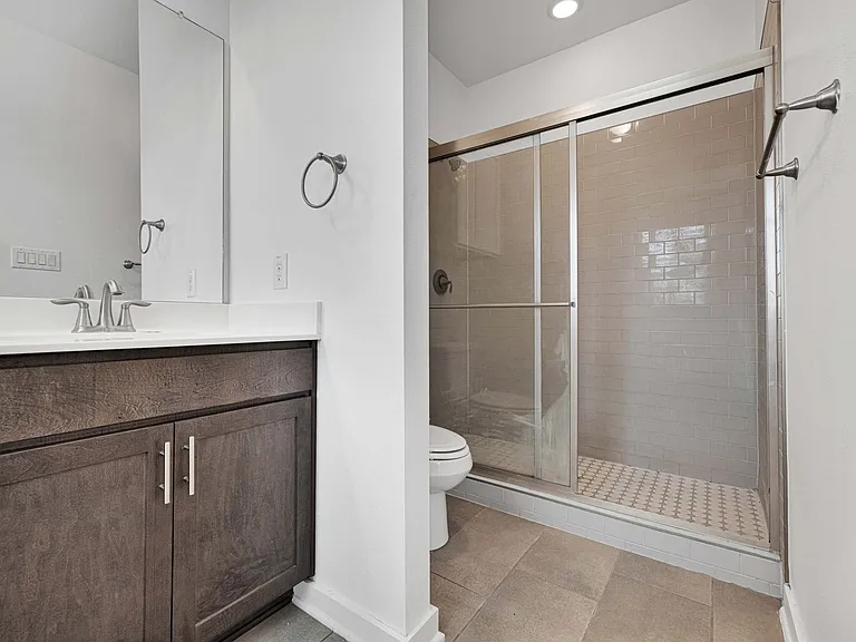 1162 N Olive St — Photo 22