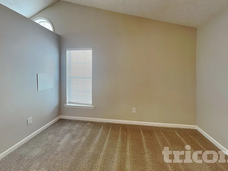 9598 Lakeview Cir — Photo 7