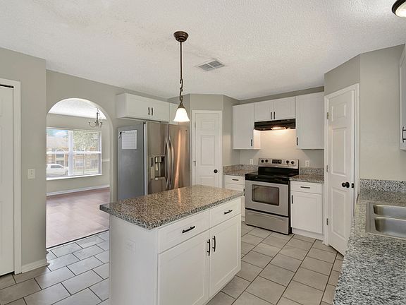 3rd image of 1023 Fox Trail Ave