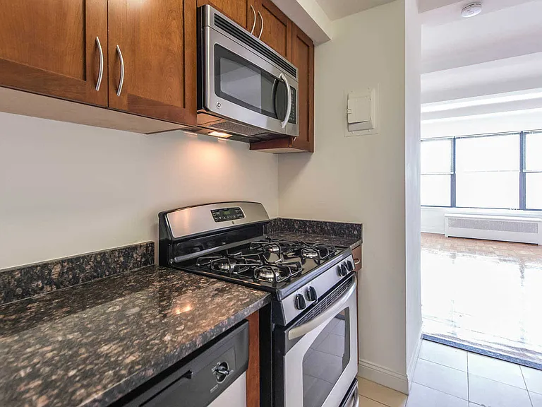 41 W 86th St #15B — Photo 9