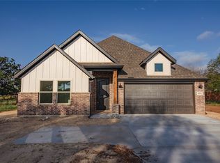 401 Smith Rd, Springtown, TX 76082