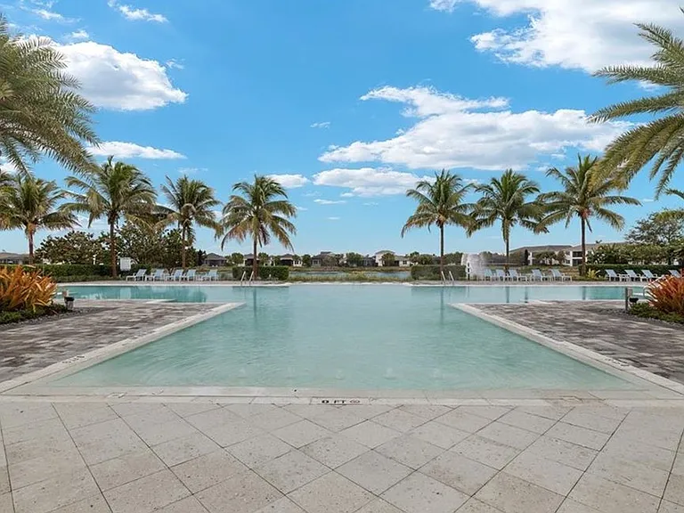 9241 Cayman Dr — Photo 5