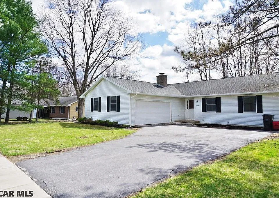 1053 Saxton Dr