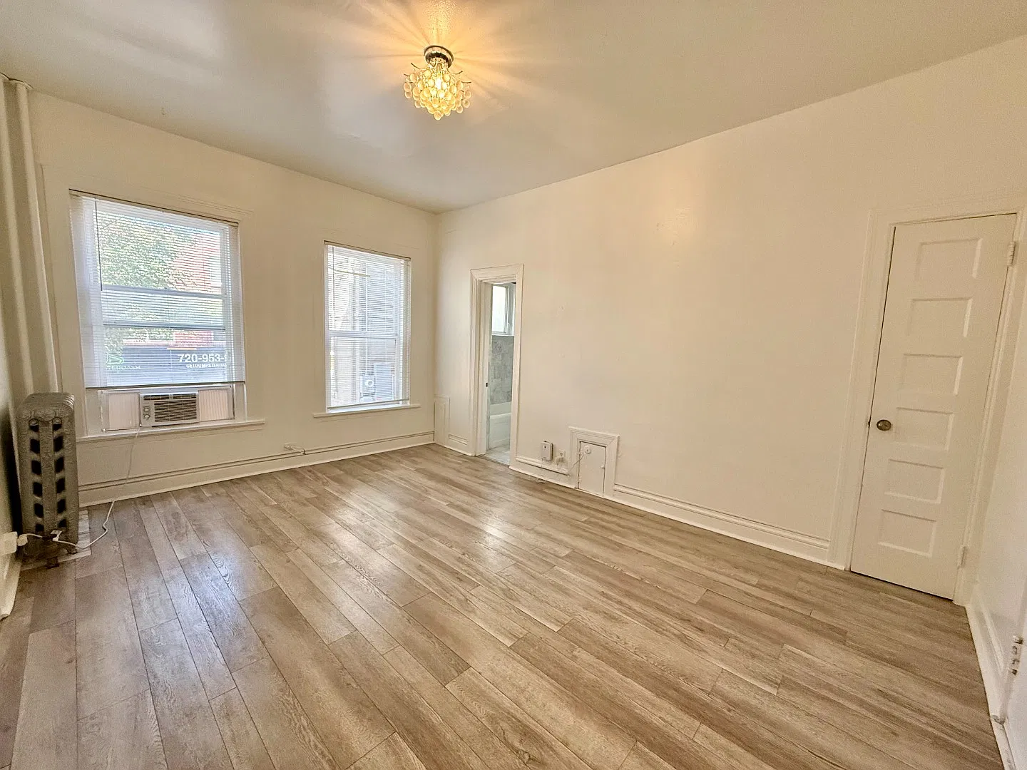 Spacious 1 Bed 1 Bath Denver Apartment in Capitol Hill! Available NOW! — Photo 4