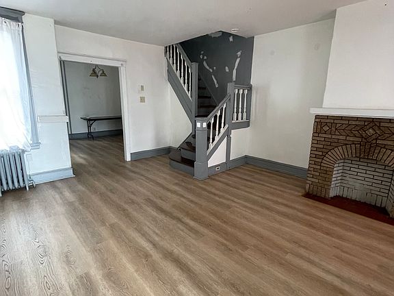 2nd image of 2258 E Allegheny Ave