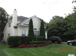 66 Sunflower Ridge Rd, South Setauket, NY 11720