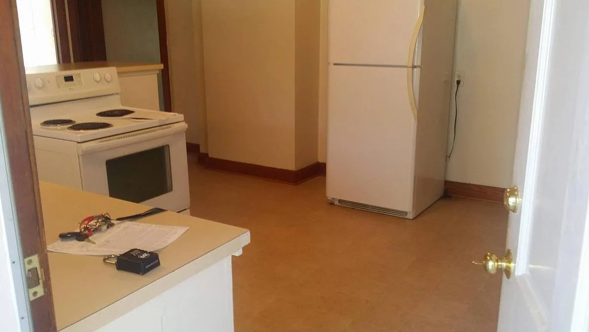 2 bed, 975 sqft, $1,345 — Photo 2