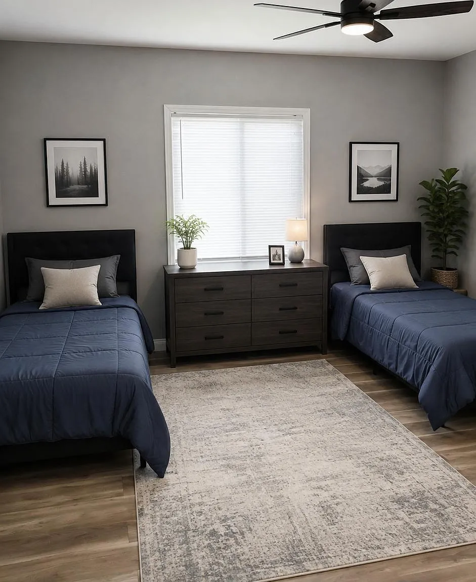 3 bed, 2.0 bath, 1300 sqft, $1,594 — Photo 1