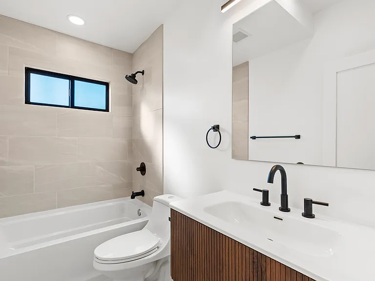 3248 Clairemont Dr #3 — Photo 10