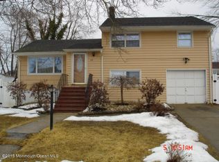 20 Manor Dr, Neptune, NJ