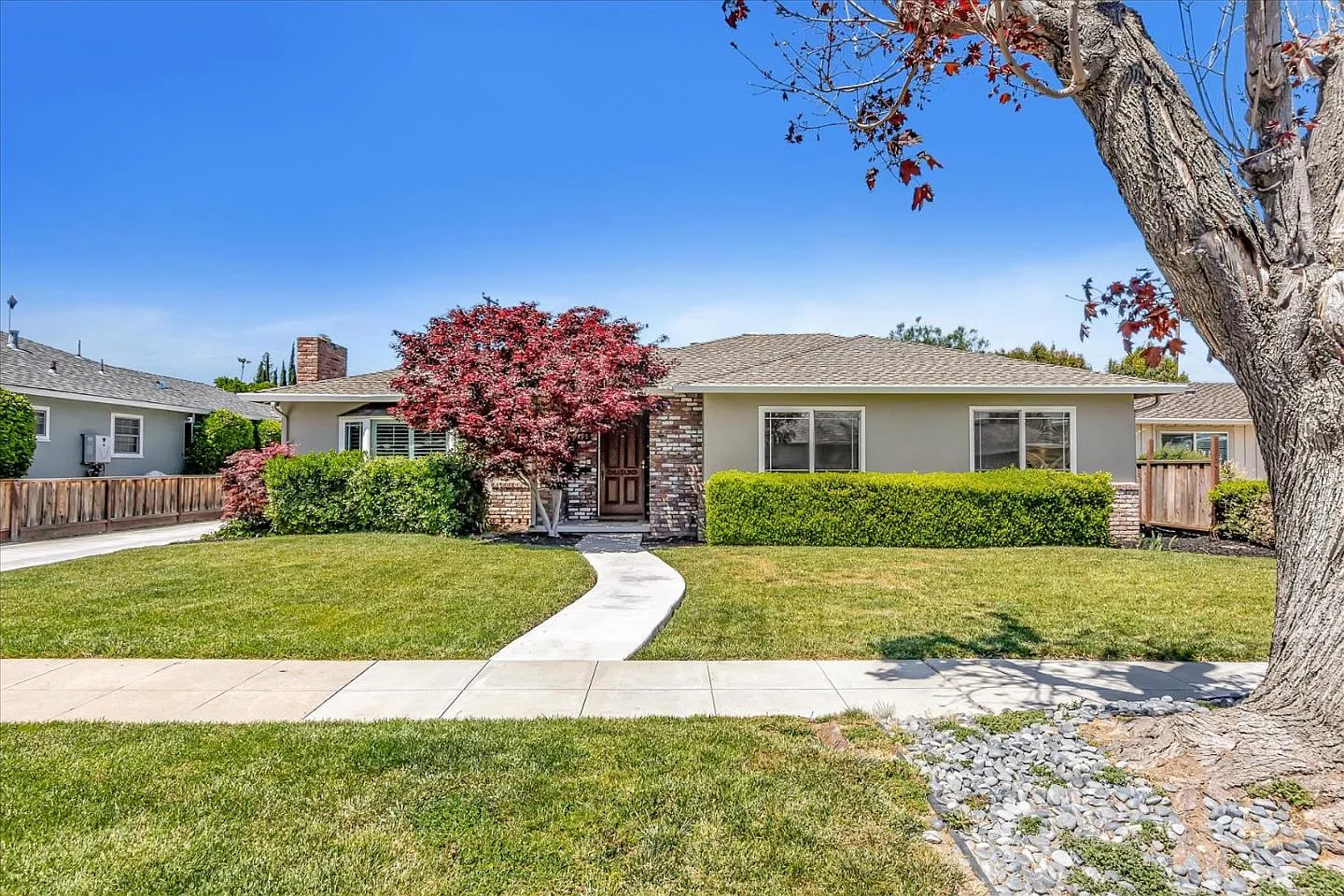 1495 Cherry Valley Dr photo 1