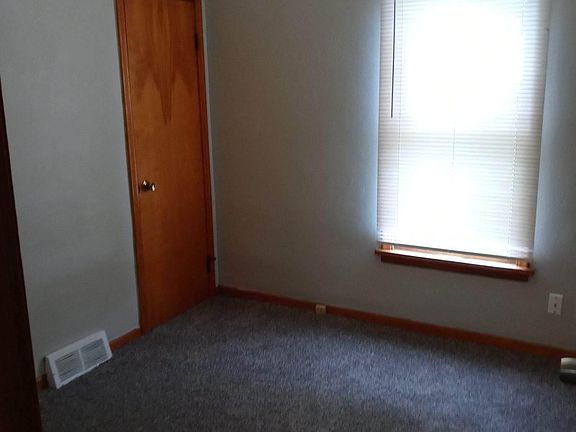 4th image of 550 Bronson Ave