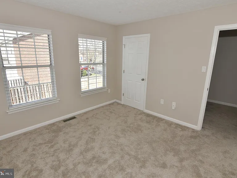 311 Willowbrook Ct — Photo 25