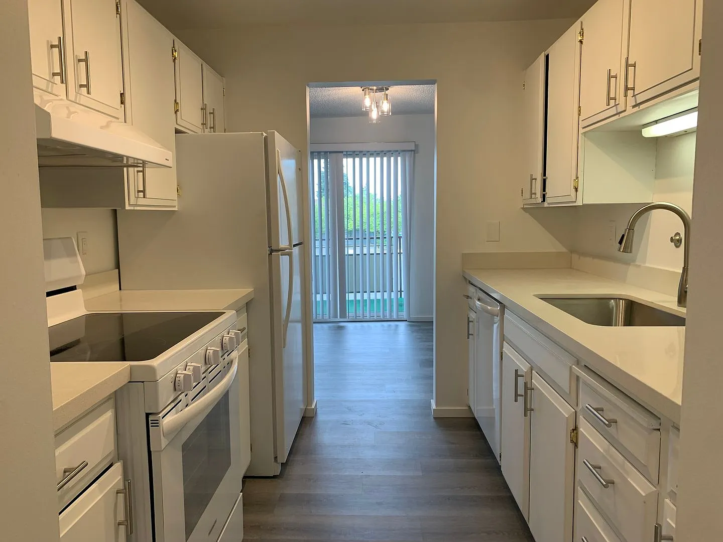 Hillcliff Apartments — Photo 1