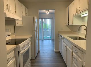 604 NE 165th St #302, Seattle, WA 98155