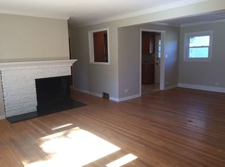 14080 W Forest Dr, Lake Forest, IL 60045