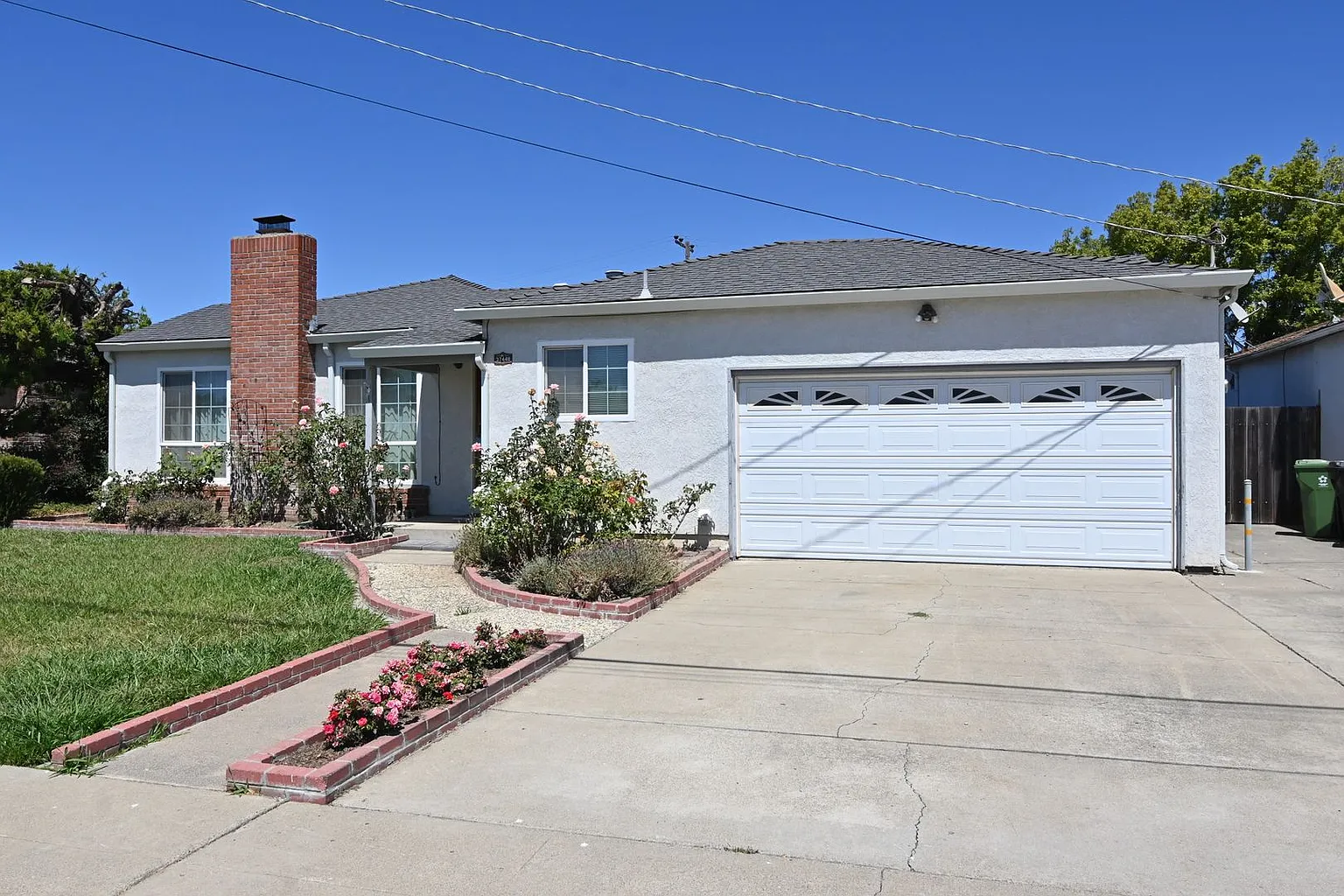 37448 Willowood Dr photo 1
