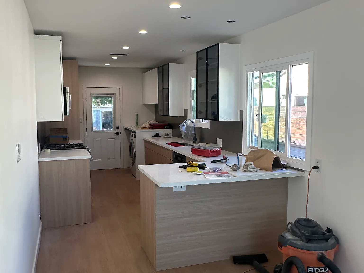 3 bed, 1300 sqft, $3,699 — Photo 3