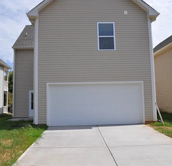 2420 Autumn Mist Dr — Photo 17