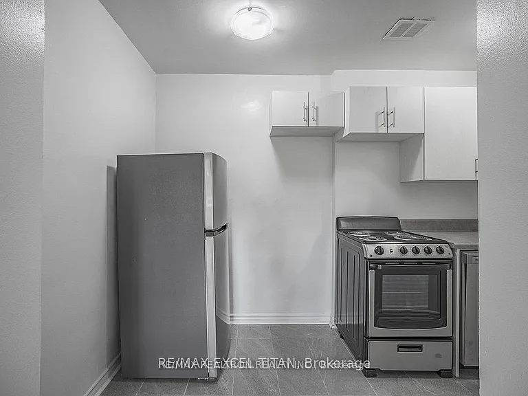 165 Cosburn Ave #301 — Photo 6