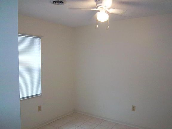 5th image of 4908 Trace Manor Ln #1