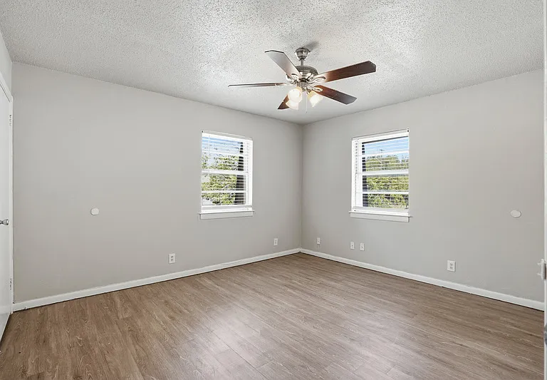 3209 Rogers Ave — Photo 12