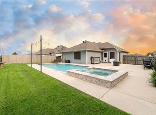 817 Mockingbird St, Navasota, TX 77868