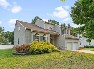 1 Gaelic Ct, Jackson, NJ 08527