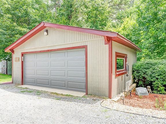 4th image of 41 Summit Ridge Dr SE