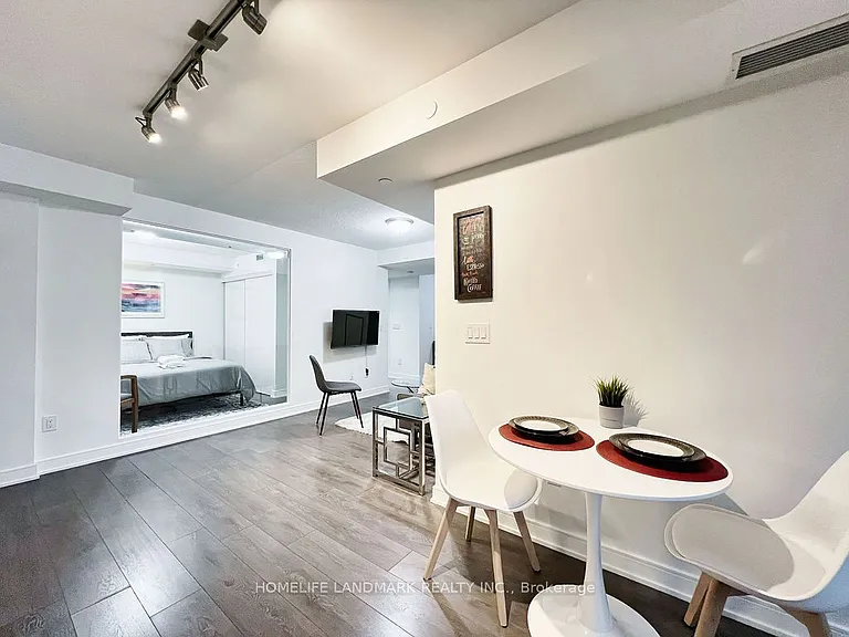 525 Adelaide St W #1620 — Photo 38