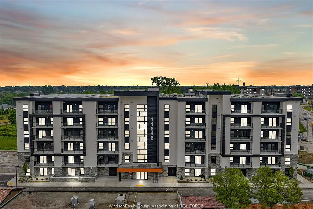 2 bed, 2.0 bath, 965 sqft, $2,300 — Photo 1