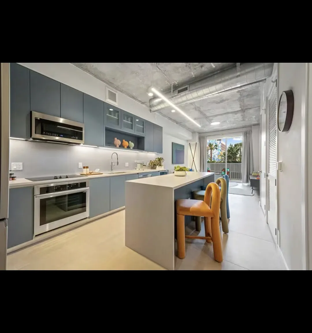 1 bed, 748 sqft, $2,450 — Photo 3